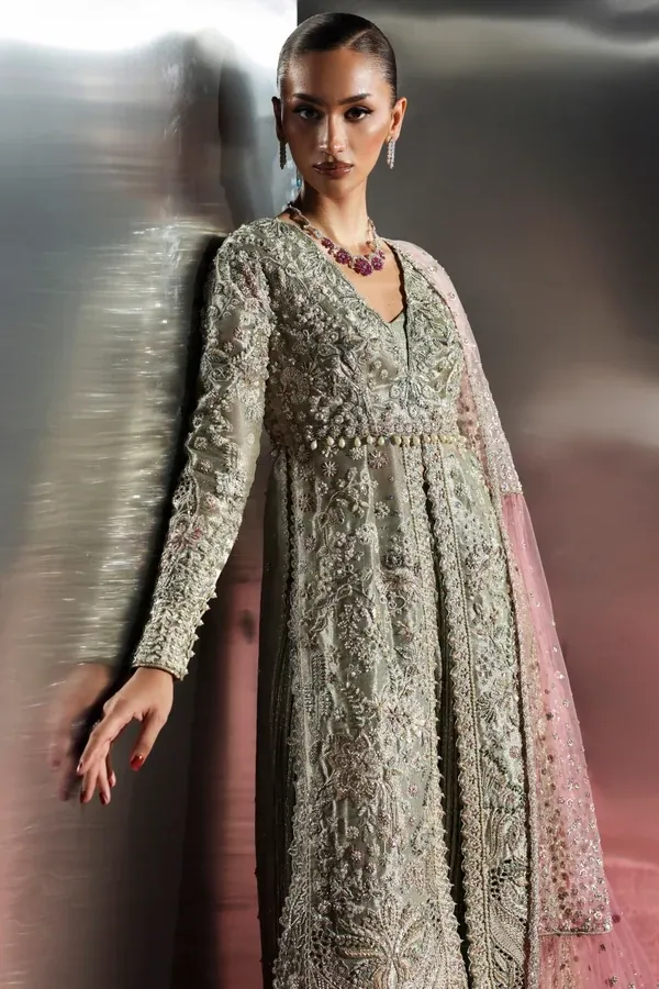 beautifully gathered dupatta