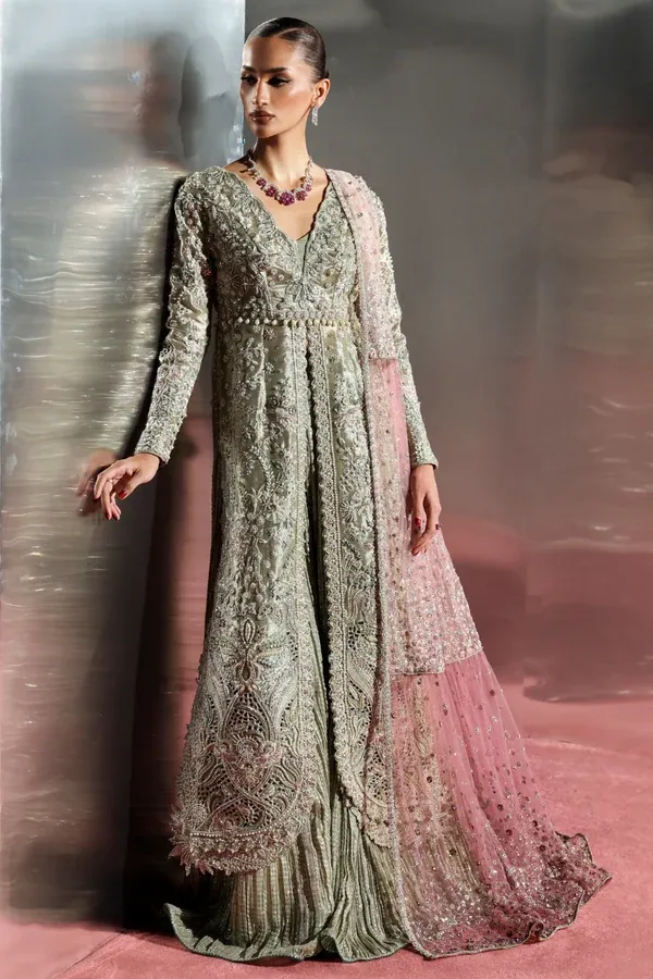 beautifully gathered dupatta